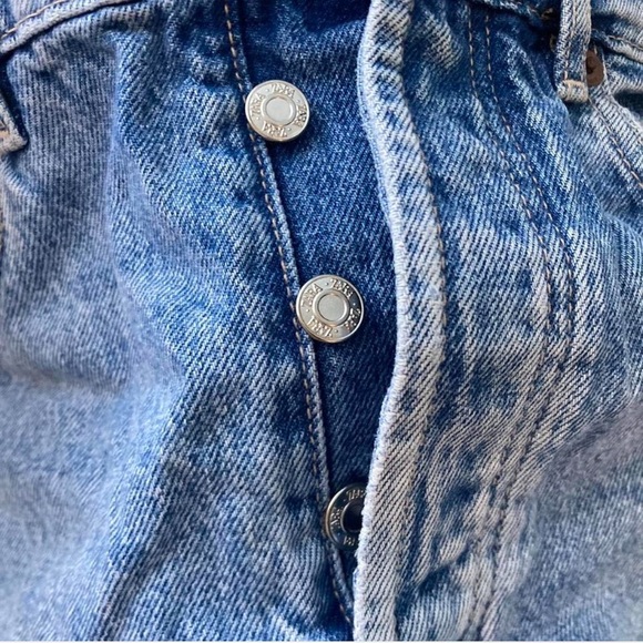 ZARA HIGH WAISTED CUT OFF DENIM SHORTS. - Picture 4 of 4